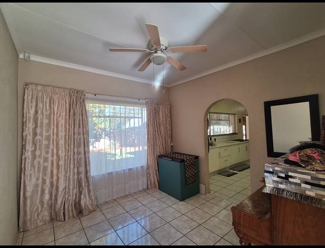 4 BEDROOM FREESTANDING FOR SALE IN STILFONTEIN EXT 4
